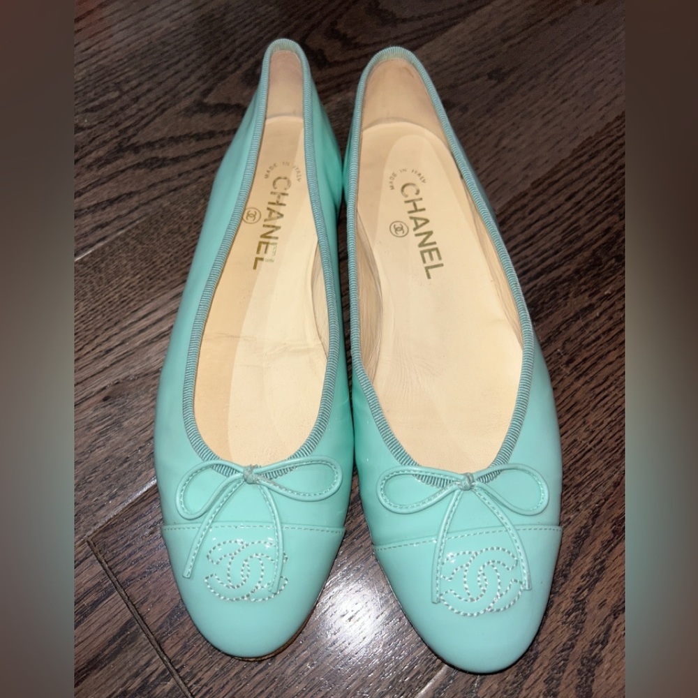 Teal Chanel Flat - Size 39 (slightly worn) ** box included